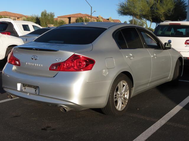 Infiniti G37 2012 photo 2