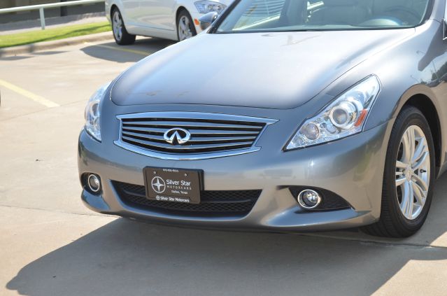 Infiniti G37 2012 photo 2