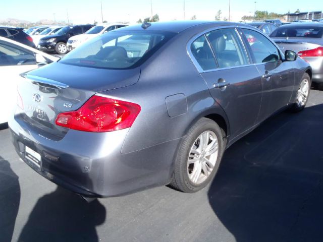 Infiniti G37 2012 photo 3