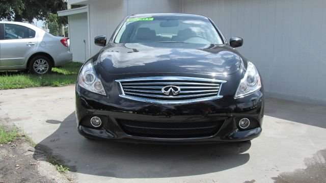 Infiniti G37 2013 photo 3