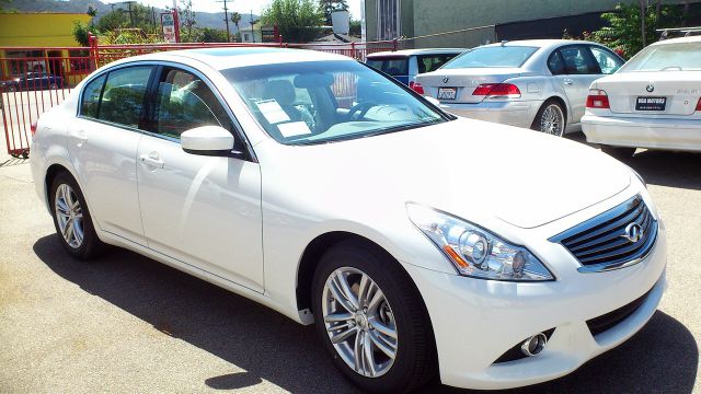 Infiniti G37 2013 photo 1