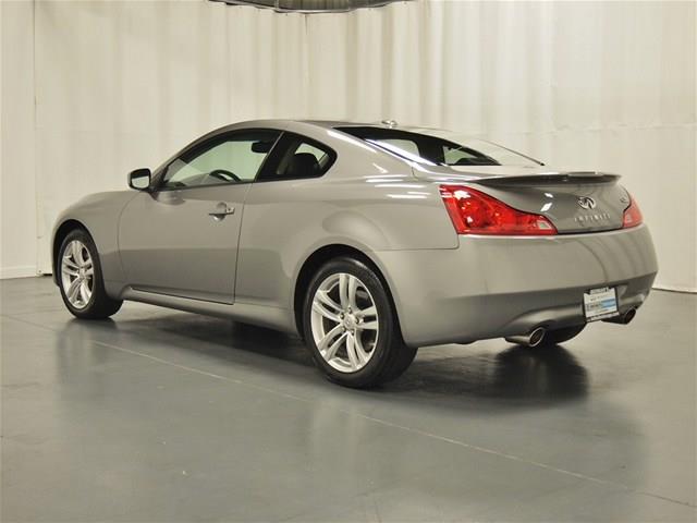 Infiniti G37x 2009 photo 1