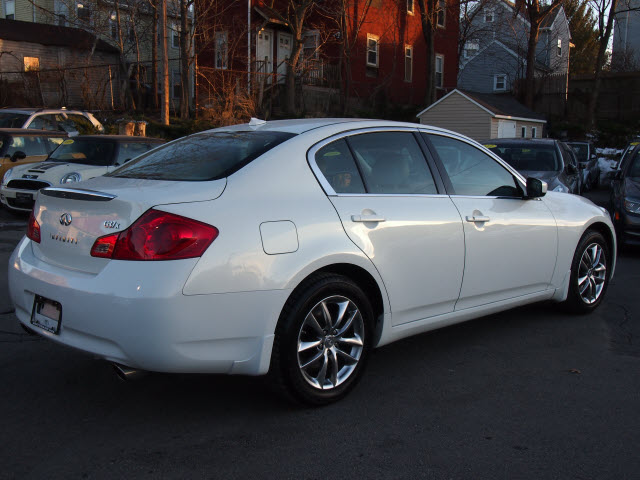 Infiniti G37x 2009 photo 1