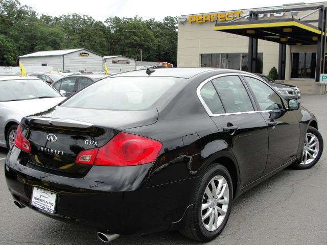 Infiniti G37x 2009 photo 1