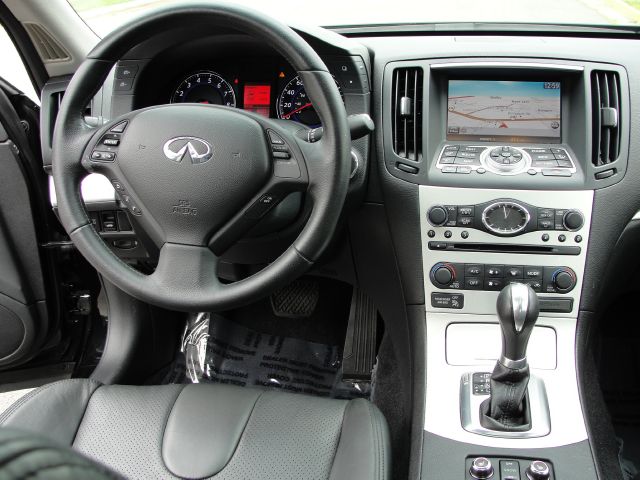 Infiniti G37x 2009 photo 3