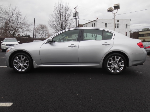 Infiniti G37x Base Unspecified