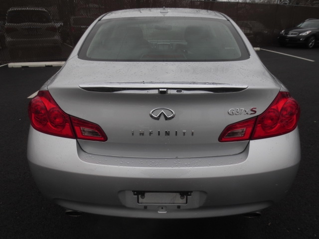 Infiniti G37x 2009 photo 3