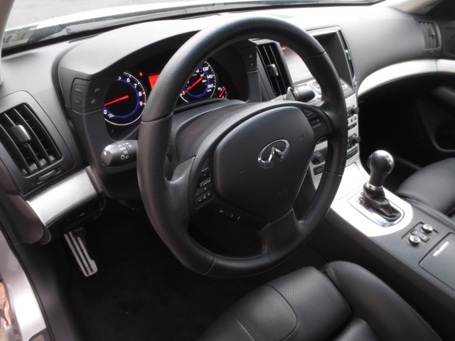 Infiniti G37x 2009 photo 4