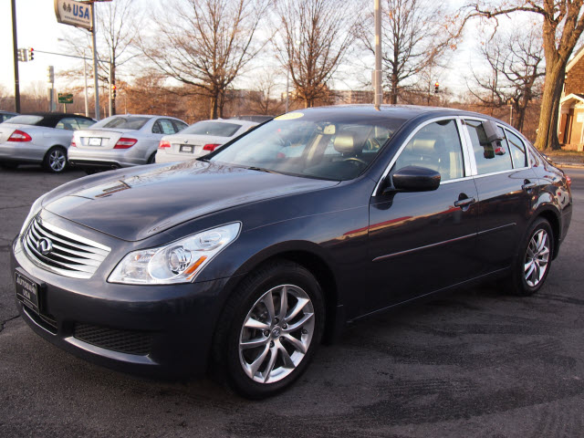 Infiniti G37x 2009 photo 2