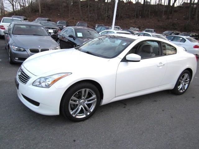 Infiniti G37x 2009 photo 1