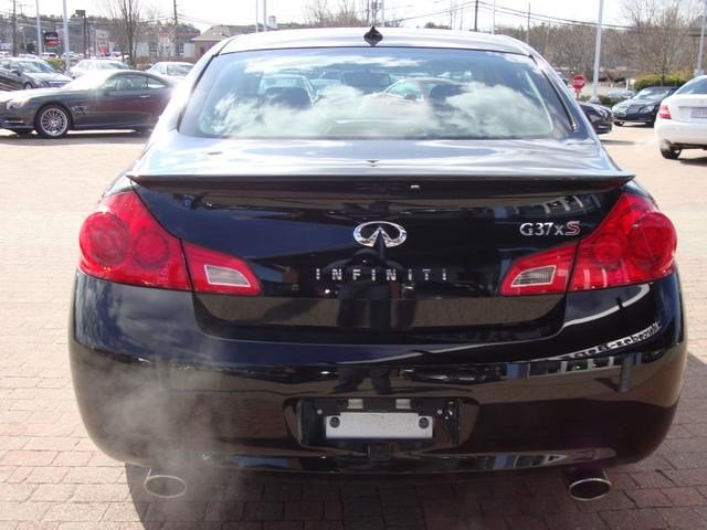 Infiniti G37x 2009 photo 4