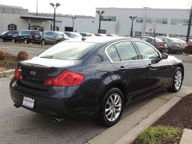 Infiniti G37x 2009 photo 3