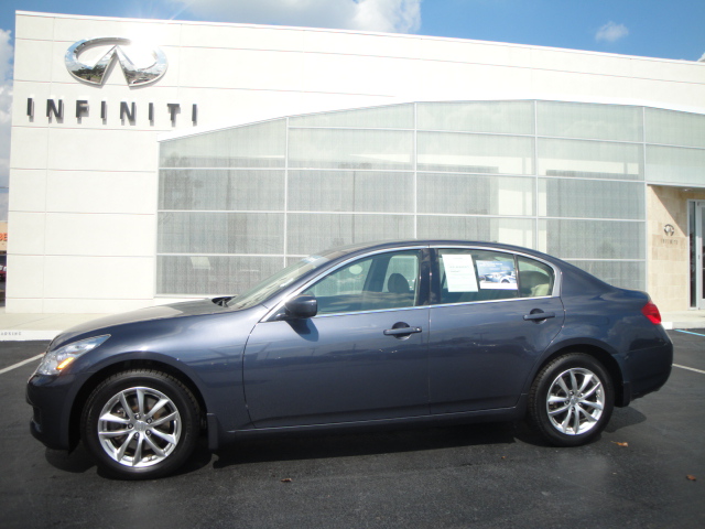 Infiniti G37x Base Unspecified