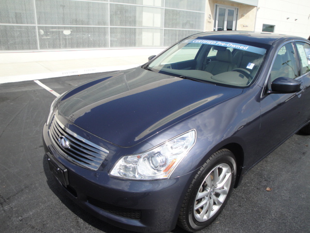 Infiniti G37x 2009 photo 2