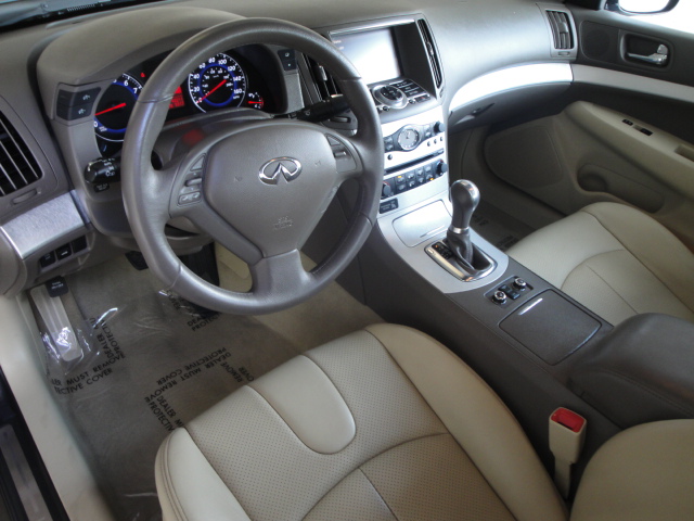 Infiniti G37x 2009 photo 5