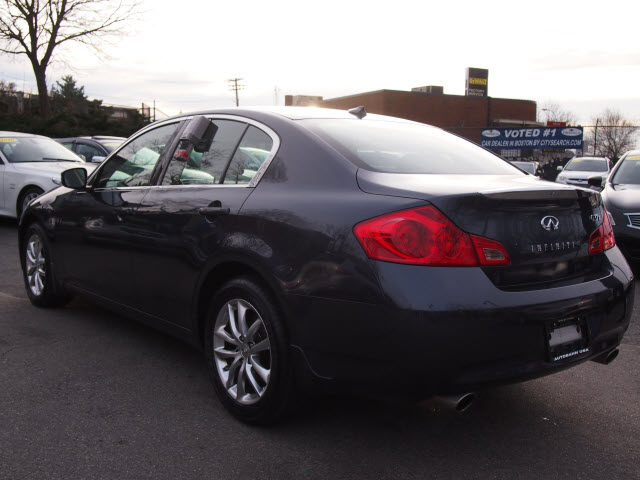 Infiniti G37x 2009 photo 2