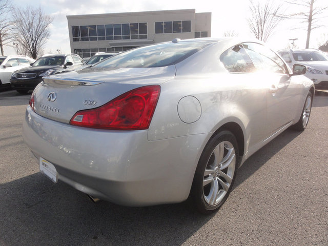 Infiniti G37x 2009 photo 4