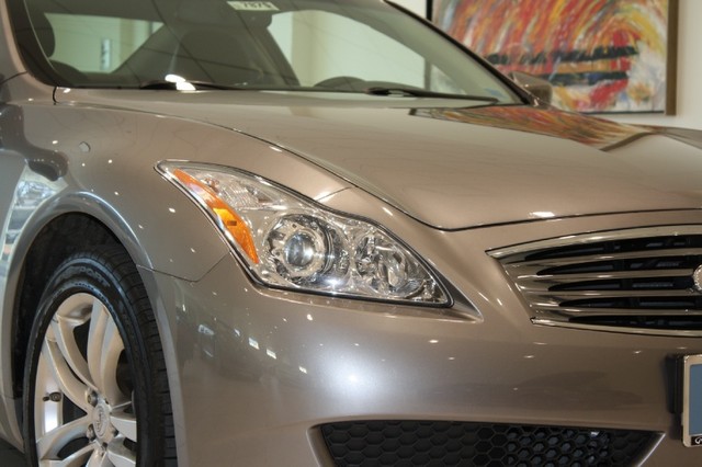 Infiniti G37x 2009 photo 1