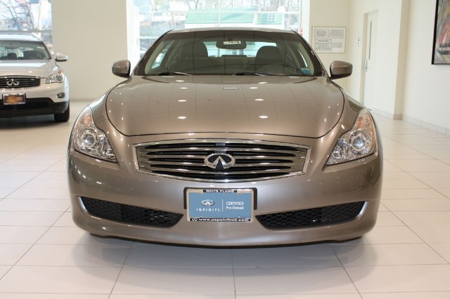 Infiniti G37x 2009 photo 3