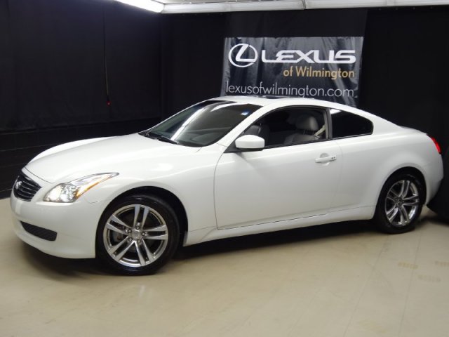 Infiniti G37x 2009 photo 2