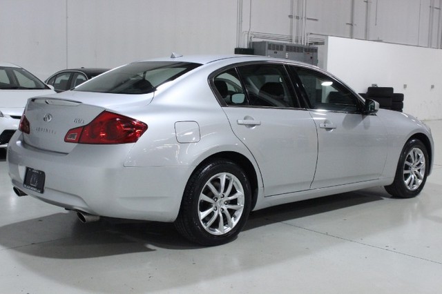 Infiniti G37x 2009 photo 2