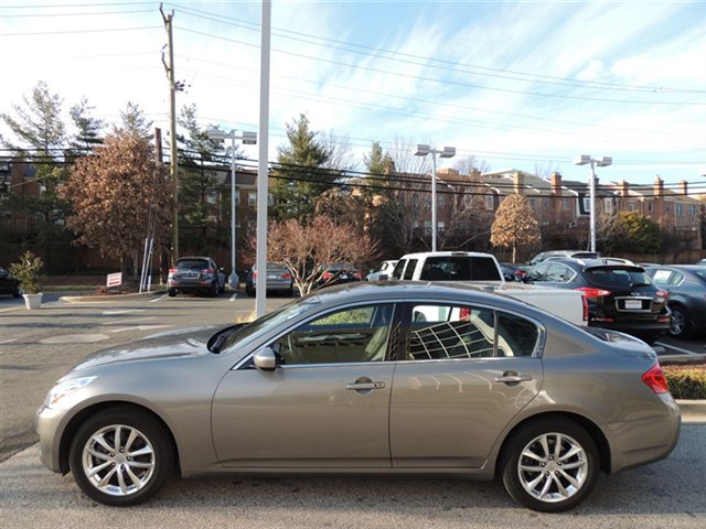 Infiniti G37x 2009 photo 5