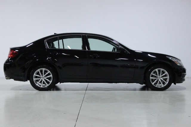 Infiniti G37x 2009 photo 1