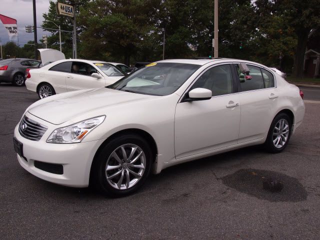 Infiniti G37x 2009 photo 3