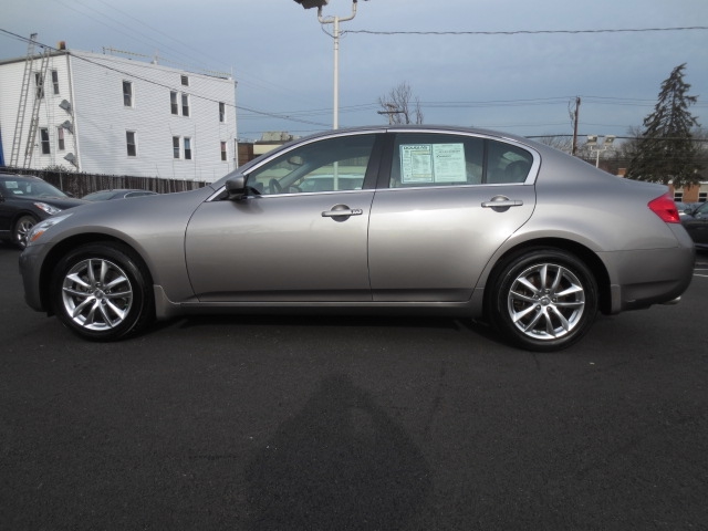 Infiniti G37x Base Unspecified