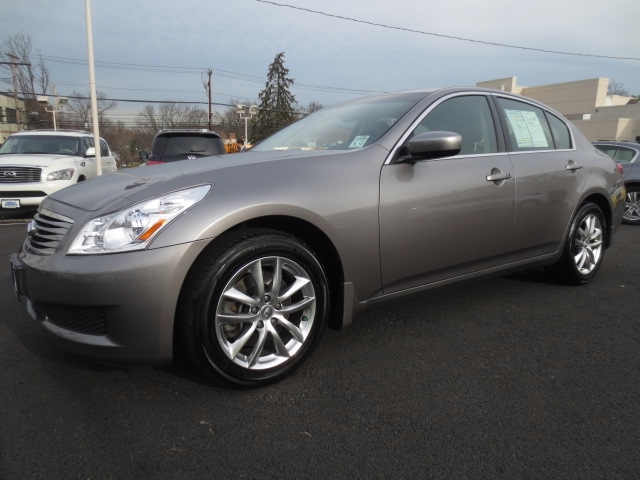 Infiniti G37x 2009 photo 1