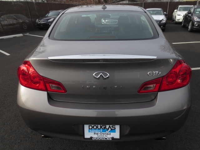 Infiniti G37x 2009 photo 3