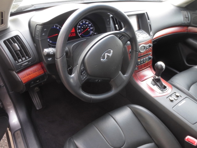 Infiniti G37x 2009 photo 4