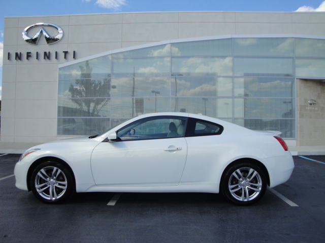 Infiniti G37x Base Unspecified