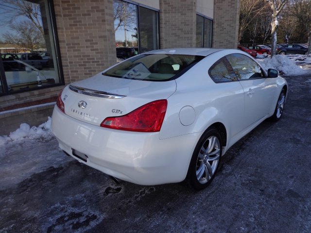 Infiniti G37x 2009 photo 2