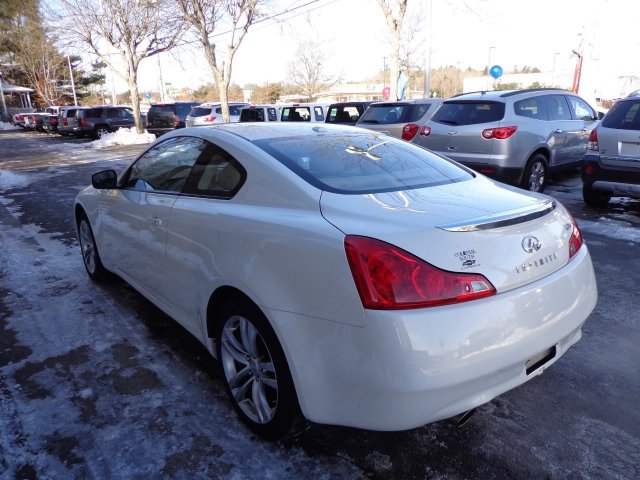 Infiniti G37x 2009 photo 3