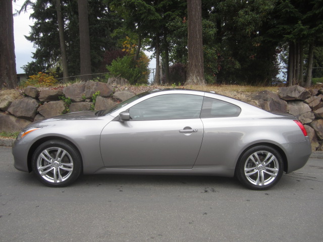 Infiniti G37x 2009 photo 2