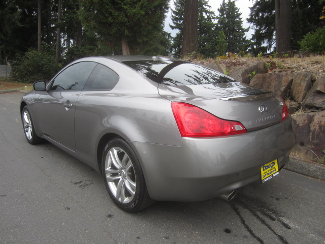 Infiniti G37x 2009 photo 3