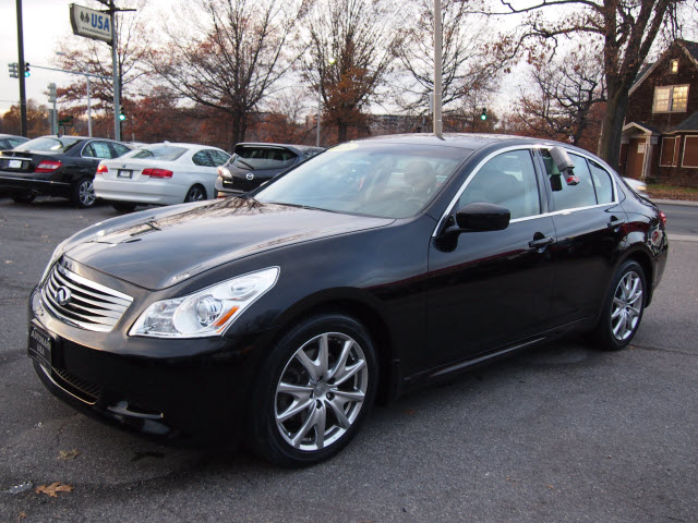 Infiniti G37x 2009 photo 3