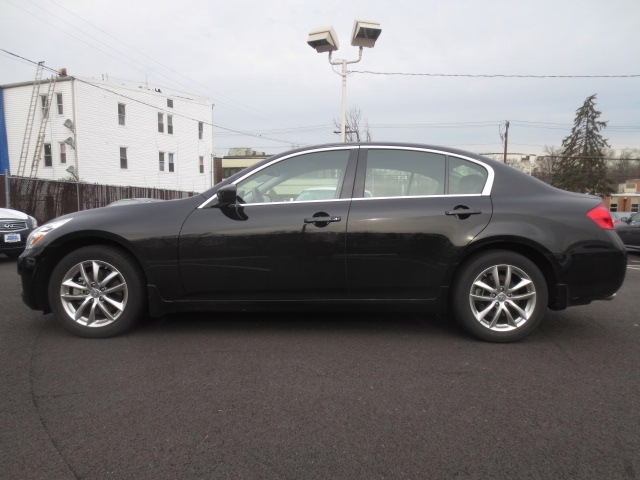 Infiniti G37x Base Unspecified