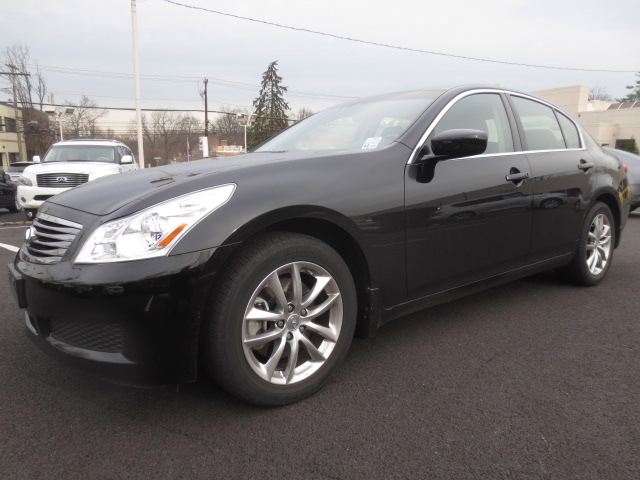 Infiniti G37x 2009 photo 1