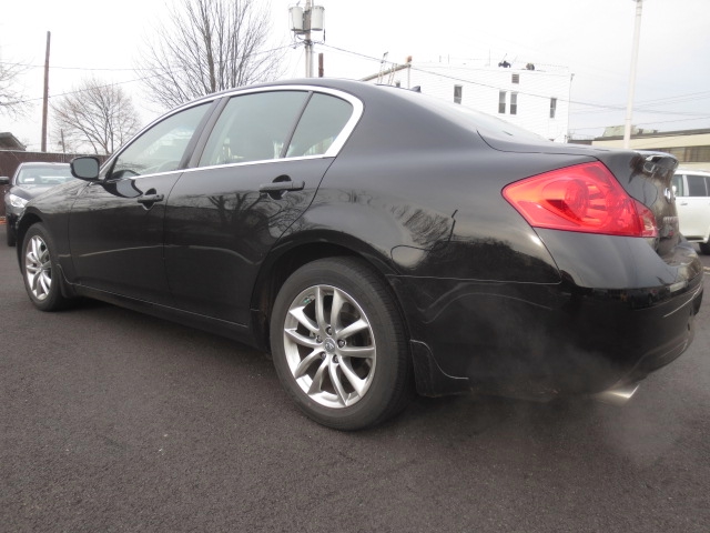 Infiniti G37x 2009 photo 2