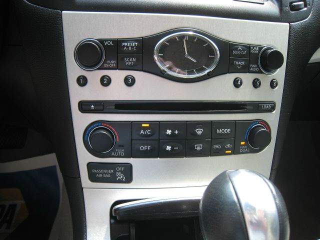 Infiniti G37x 2009 photo 10