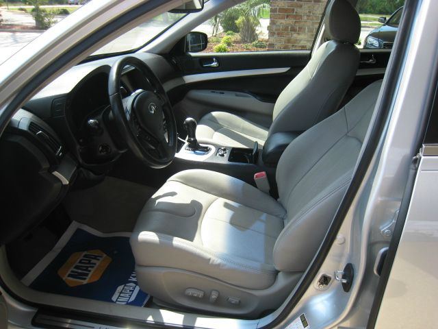 Infiniti G37x 2009 photo 14