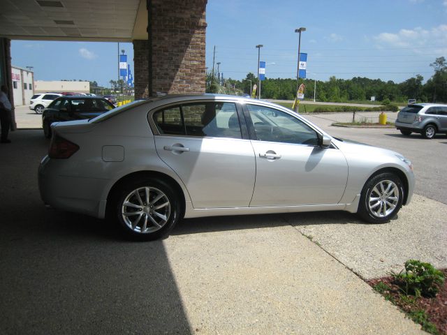 Infiniti G37x 2009 photo 18