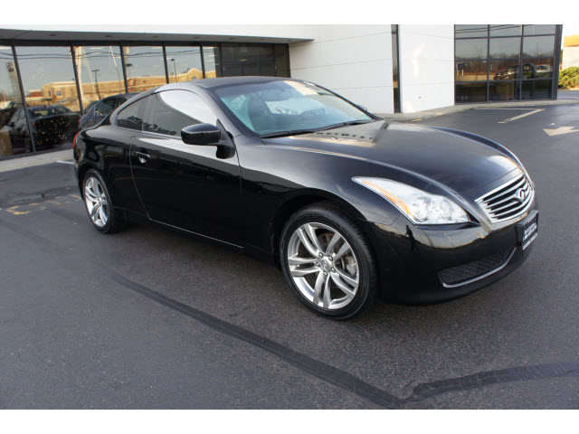 Infiniti G37x 2009 photo 2