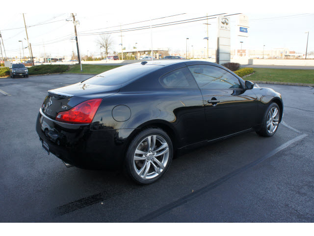 Infiniti G37x 2009 photo 4