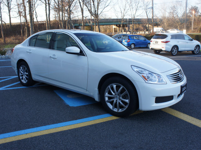 Infiniti G37x 2009 photo 2