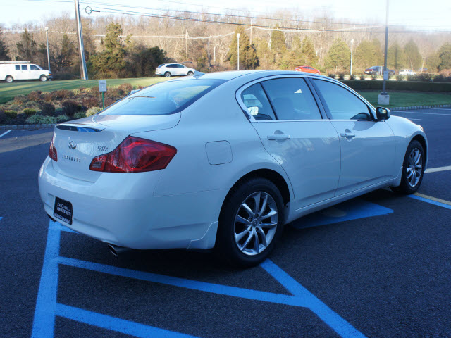 Infiniti G37x 2009 photo 3