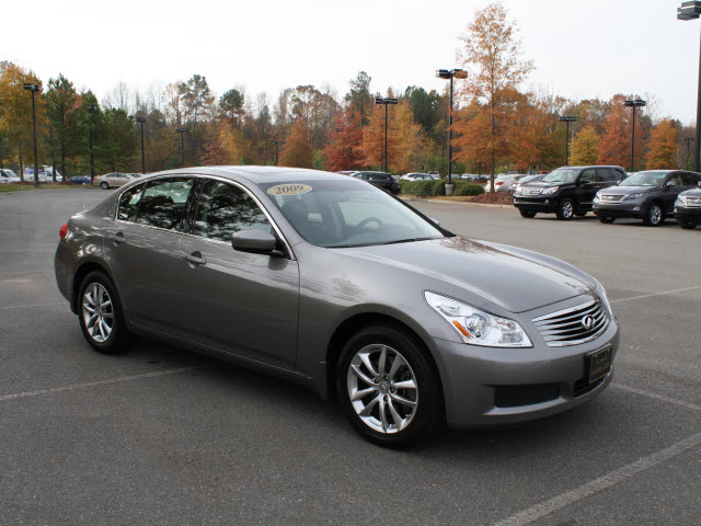 Infiniti G37x 2009 photo 2