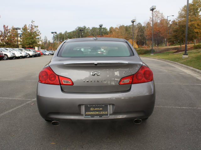 Infiniti G37x 2009 photo 4